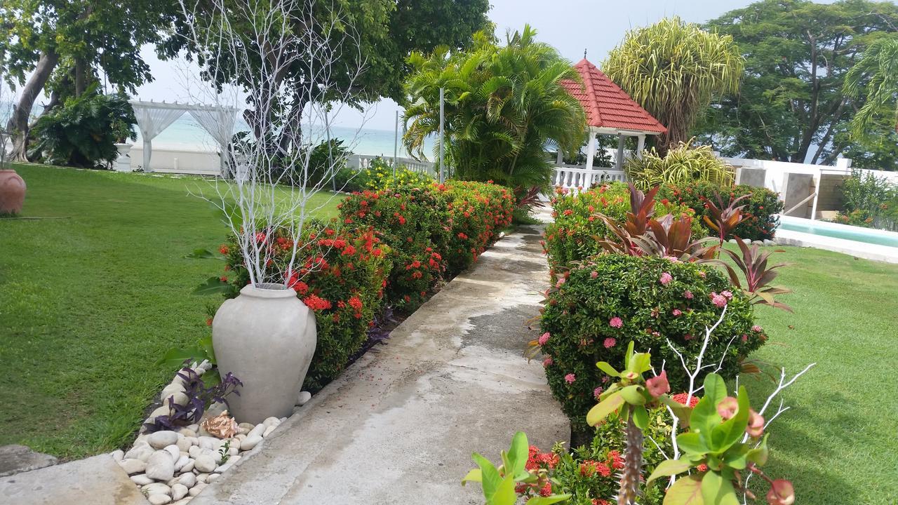 Whispering Bamboo Cove 2*